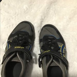 ASICS track field throw shoes